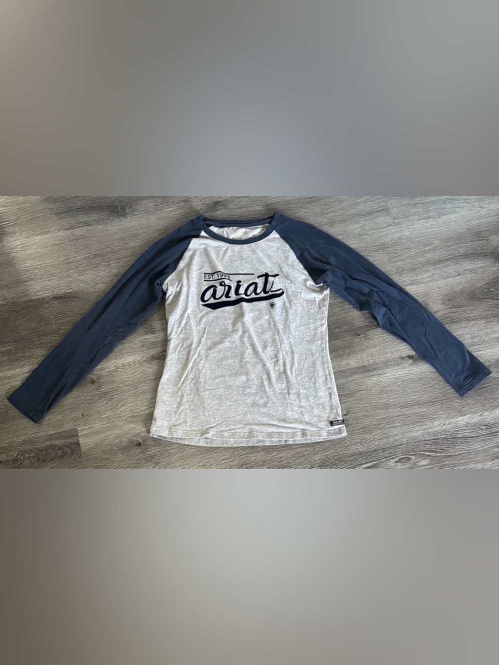 Ariat Women’s Size yBlue And Gray Long Sleeve